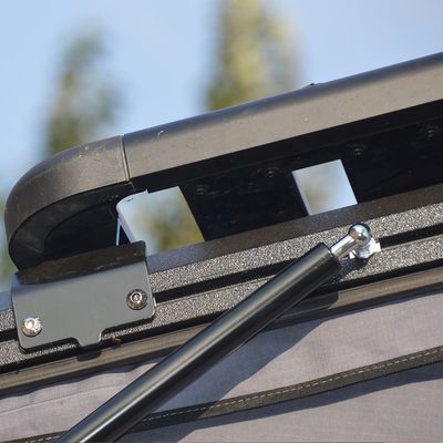 Descubre la carpa perfecta de cuatro temporadas de un dormitorio con techo de aluminio con plataforma de techo